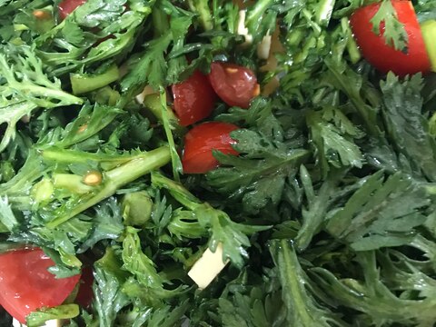 春菊とトマトのサラダ